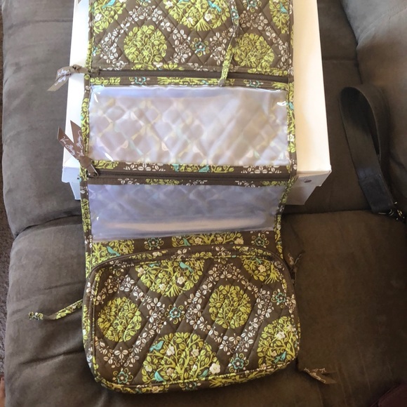 Vera Bradley Grand Hanging Organizer - Picture 3 of 3